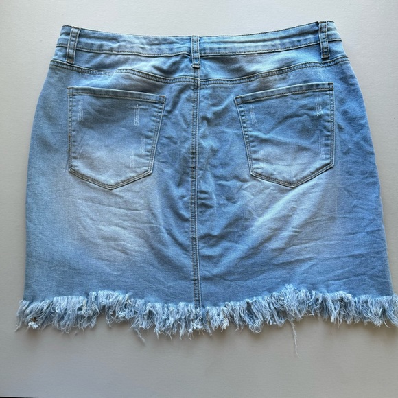 Denim Skirt With Distressed Hem Size XL - Picture 2 of 9